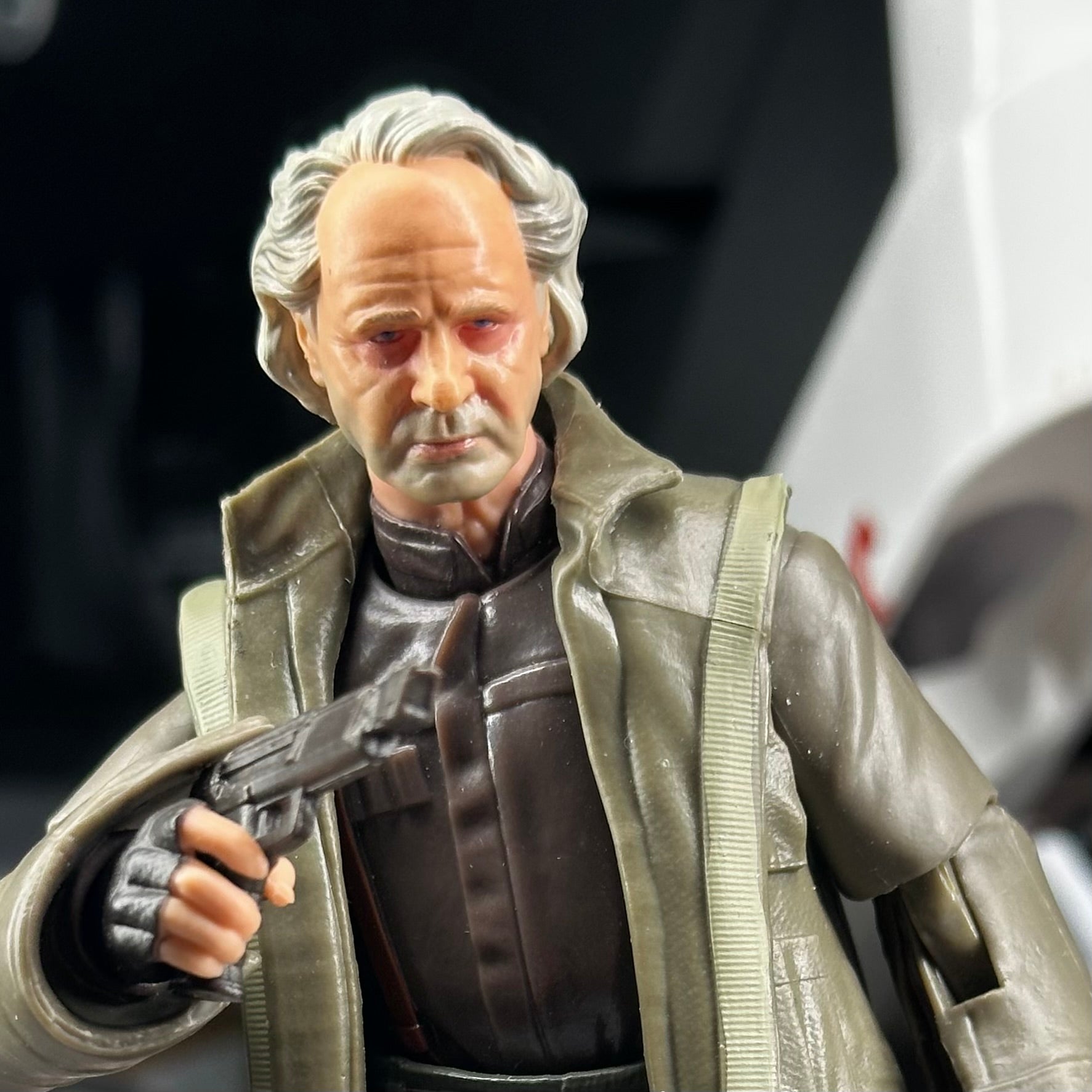 Arts Dealer Luthen Rael – Syndicate Customs