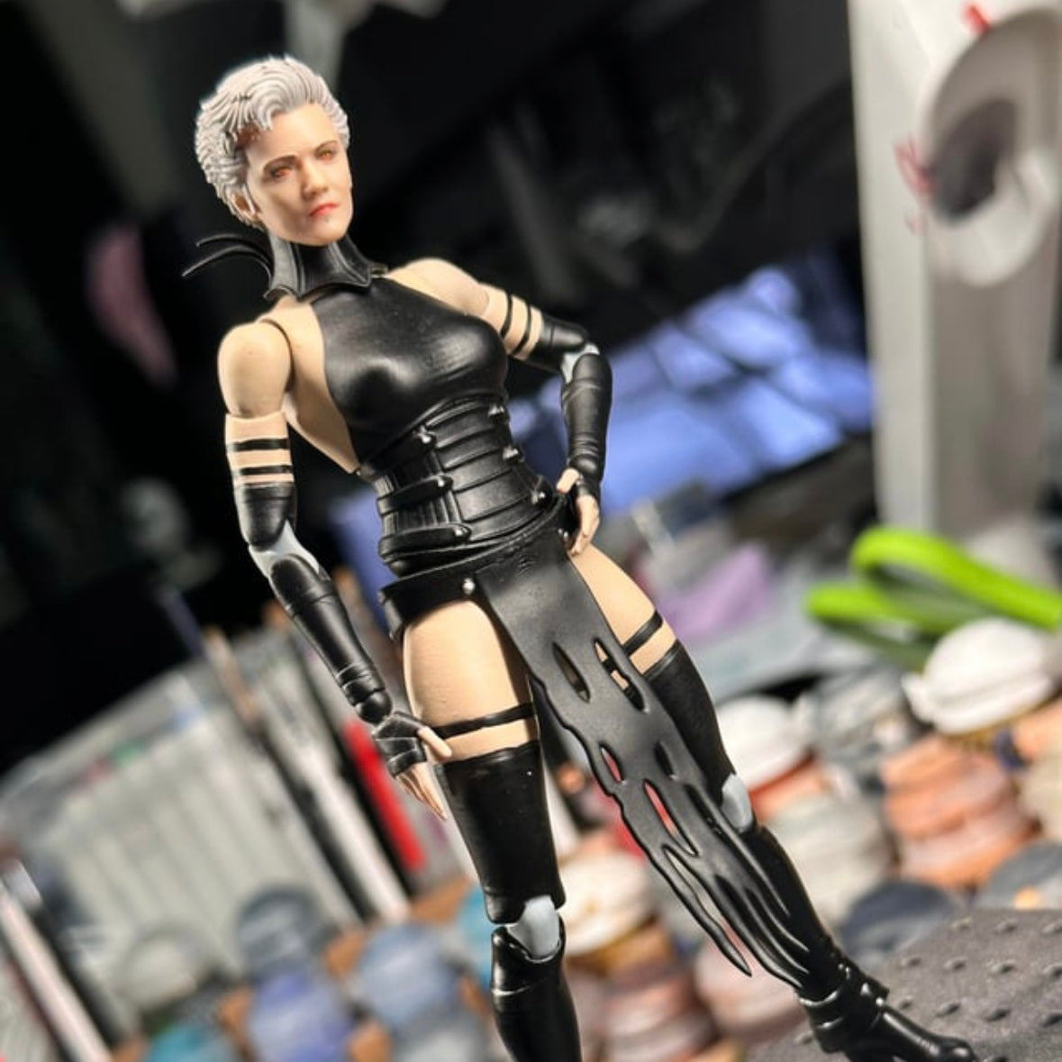 Komari Vosa full figure